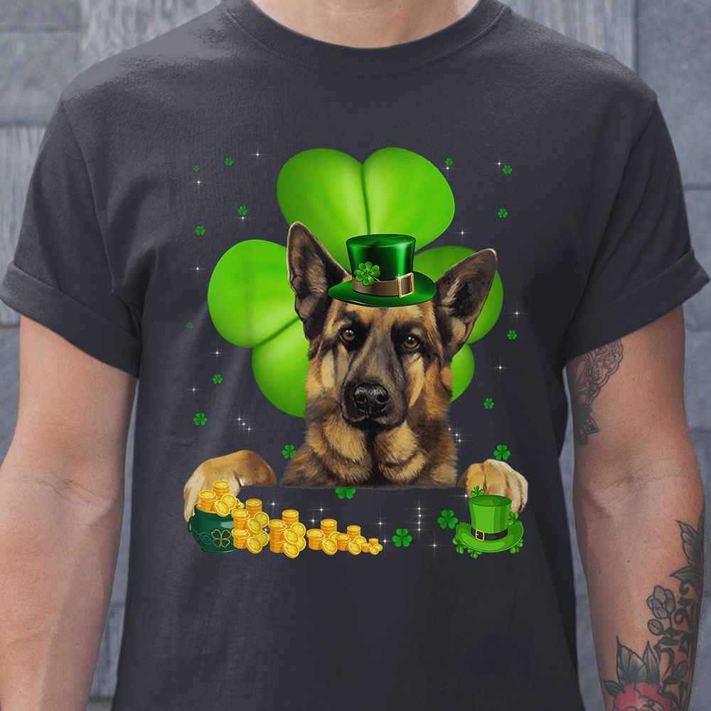 Classic Unisex T-Shirt - 6R1UWNNK - model - 0