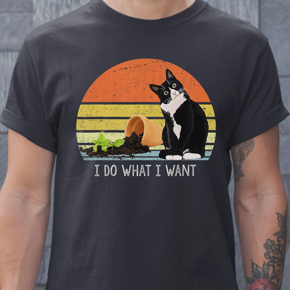 Classic Unisex T-Shirt - 8V7F8S86 - model - 0